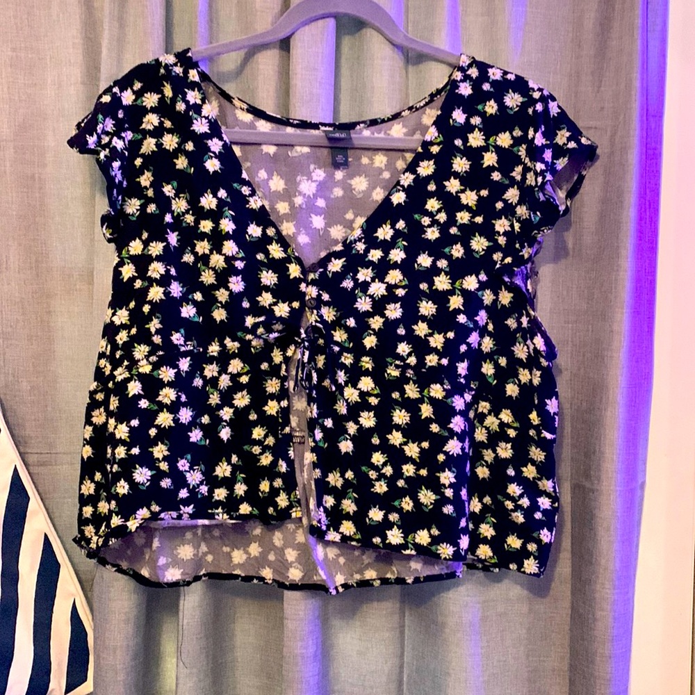 Wild fable cute casual flowy shirt